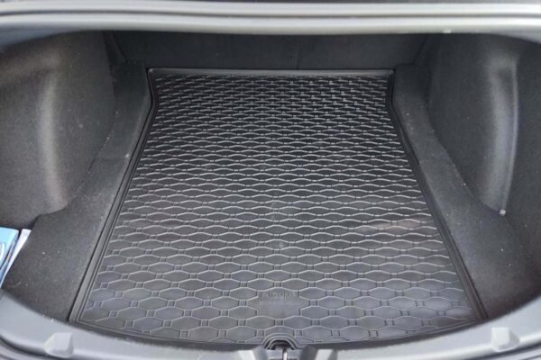 Гумена стелка за багажник Rigum за TESLA Model 3 (07.2017+)