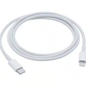 Комплектът за iPhone, включващ зарядно устройство с мощност от 20W и кабел USB-C към Lightning, е идеалното решение за бързо и ефективно зареждане на вашето устройство. Съвместим с най-новите модели на Apple iPhone. Този комплект ще ви осигури бързо и надеждно зареждане, когато имате нужда от това. Зарядното устройство е компактно и лесно за пренасяне, като кабелът USB-C към Lightning позволява бърз трансфер на данни и зареждане с максимална скорост. Направете своя живот по-лесен и удобен с този комплект за iPhone.