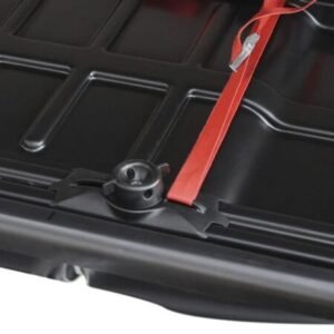 Автобокс Menabo Marathon 460 с черен капак с грапава структура.Отваряне: едностранно отдясно, с една ключалка.Монтаж с U-образни планки с Ш/В 60x68мм или с Т-болтове за напречни греди с 20мм Т-образни канали в горната част на профилите.Външни размери Д/В/Ш: 1950x360x790мм