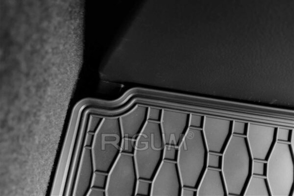 Гумена стелка за багажник Rigum за Suzuki SX4 S-Cross (01.2013+)