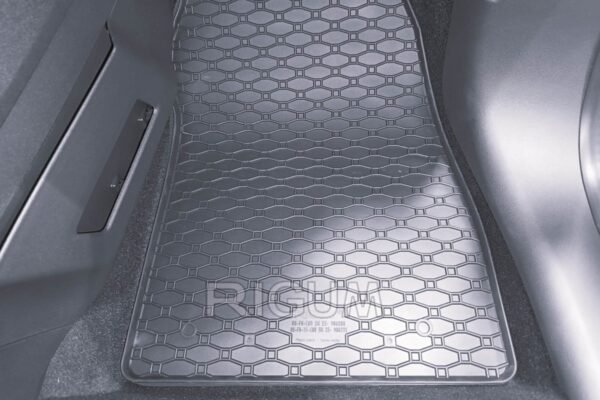 Гумени стелки Rigum за Ford Tourneo (01.2023+)