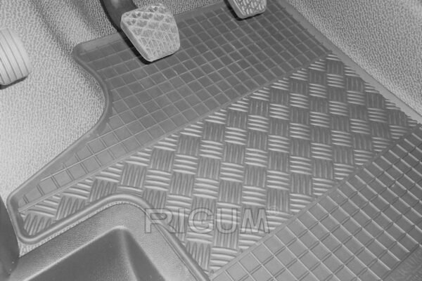 Гумени стелки Rigum за Mercedes-Benz V-Class Vito / Viano W447 (10.2014+) предни