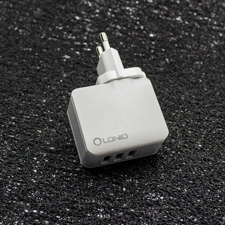 Зарядно 220V LDNIO Travel Charger 3.4A, 3 USB порта, Бяло