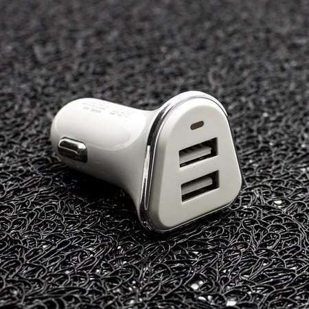 zaryadno-za-kola-12v-lq-2-1a-2-usb-porta-byalo-topcase-1.jpg Зарядно за кола 12V LQ 2.1A, 2 USB порта, Бяло
